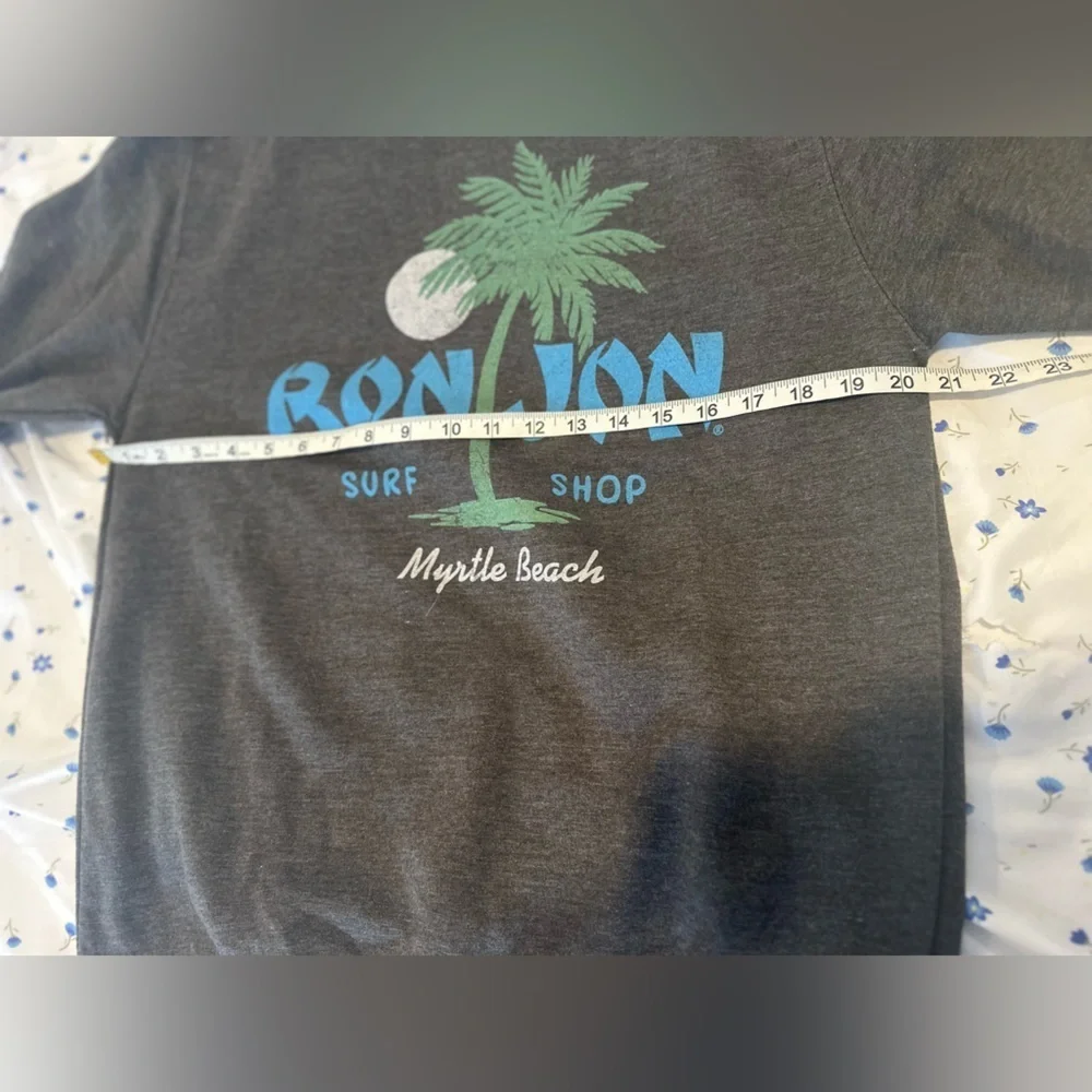 Ron Jon Surf Shop Sz: M Gray Myrtle Beach Crewneck Surfer Pullover Sweatshirt.